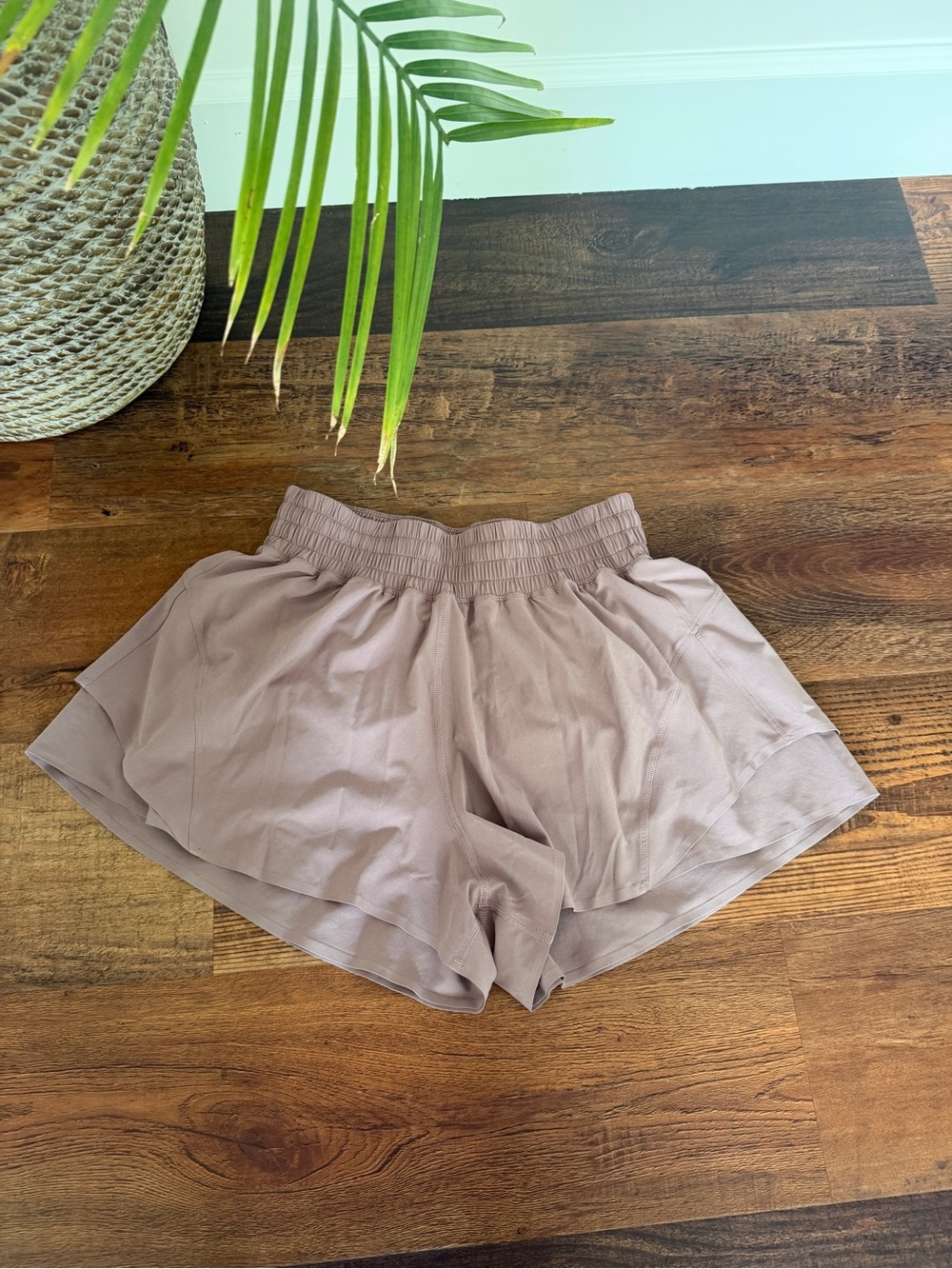 Lululemon-Light Pink Taupe Women's Athletic Shorts/Skort